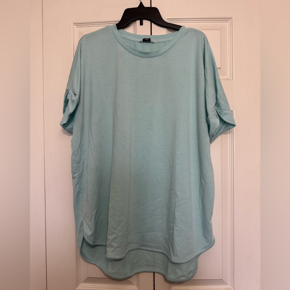 Light Blue/Teal Crown and Ivy Short Sleeve T-Shirt 
Size 1X